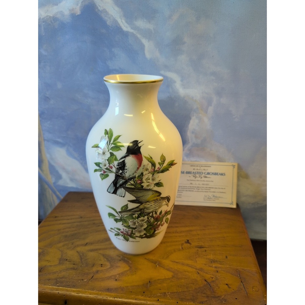 Kaiser Vintage Porcelain Vase Rose-Breasted Grosbeaks For Danbury Mint